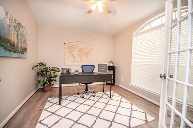 32330 Summer Park Ln, Conroe, TX 77385 - photo 3