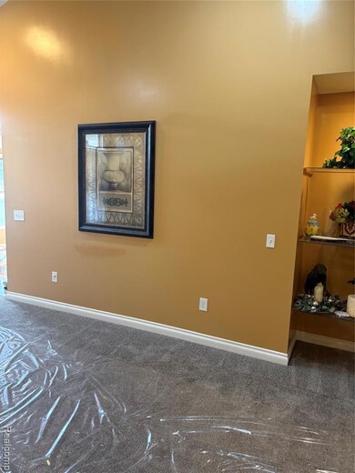 1167 Creekside Ct unit 28, Burton, MI 48509 - photo 5