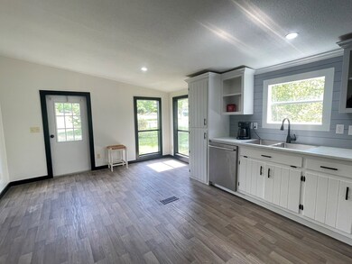 6027 Moultrie Rd, Albany, GA 31705 - photo 4