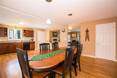 Kitchen/Dining area