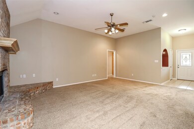 793 Robin Ct, Springtown, TX 76082 - photo 4