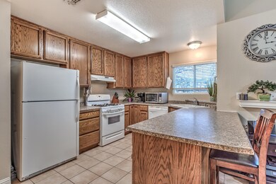 1098CamelotCourt_002