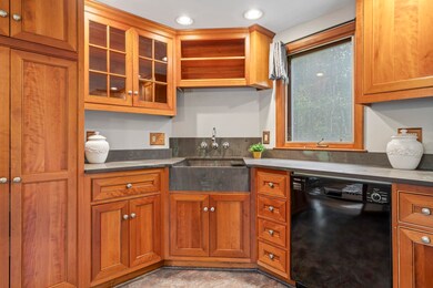 95 Mammoth Rd, Londonderry, NH 03053 - photo 7