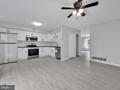 27 Eisenhower Cir, Whitehall, PA 18052 - photo 7