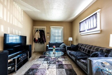 1946 Brussels St, Toledo, OH 43613 - photo 5