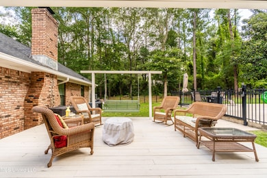 136 Clinton Dr-5