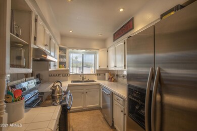2809 N 8th kitchen