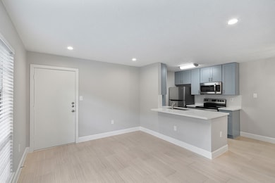 2101 Fountain View Dr unit 46, Houston, TX 77057 - photo 4