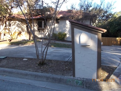 1247 Abbotsbury, Universal City, TX 78148 - photo 2