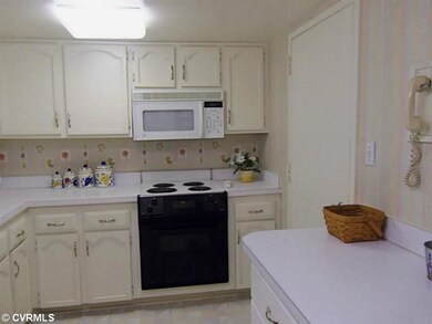 Cafeteria/Kitchen - Time to cook