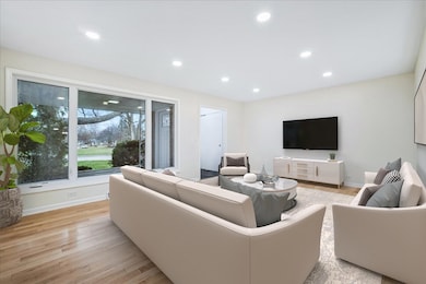 unlisted-address, Highland Park, IL 60035 - photo 2