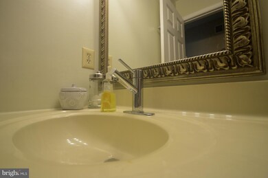 221 Breckenridge Ct, Strasburg, VA 22657 - photo 7