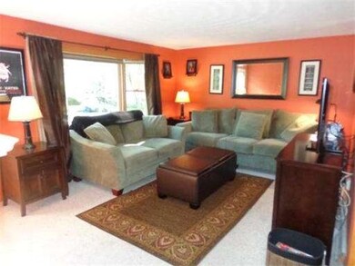 33 Laurel Ln, Bellingham, MA 02019 - photo 4