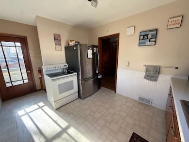 614 Andrews Ave, Breckenridge, MN 56520 - photo 6