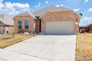 1417 Seabiscuit Dr, Granbury, TX 76049 - photo 2