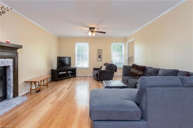 1704 Plateau Ct, High Point, NC 27265 - photo 4