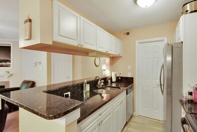 1006 Kingswood Dr unit I, Chapel Hill, NC 27517 - photo 4