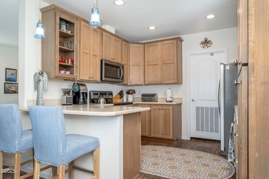 HOLIDAY HILLS #2(INTERIOR) (7)