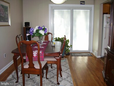 524 Crotzer Ave, Folcroft, PA 19032 - photo 3