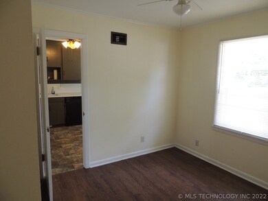 310 E Falletti Ave, Claremore, OK 74017 - photo 7