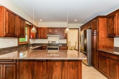 016-Kitchen-4438647-large