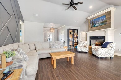 320 Captain Marshal St, Prairie Grove, AR 72753 - photo 5