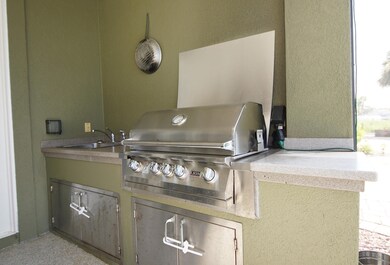 2572CayenneFBckKitchen