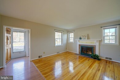 10485 Scaggsville Rd, Laurel, MD 20723 - photo 5