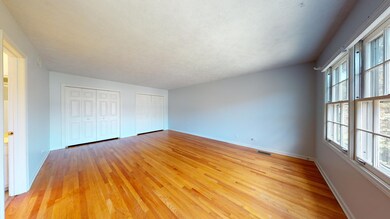 639 Edward Rd, Naperville, IL 60540 - photo 6