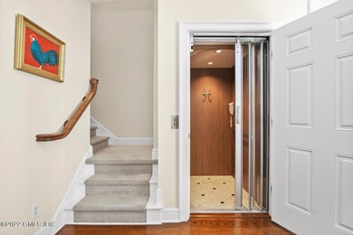 37 Davenport Ave unit 2, Greenwich, CT 06830 - photo 2