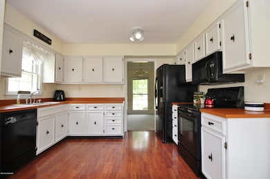 8306 Delightful Ct, Louisville, KY 40291 - photo 6