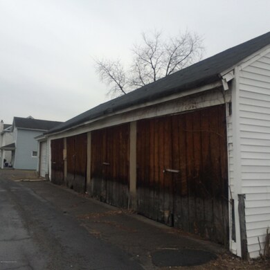 1224 Diamond Ave, Scranton, PA 18508 - photo 2