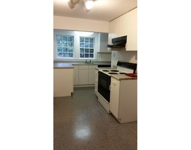 61 Smith St unit 61, Wellesley, MA 02482 - photo 3
