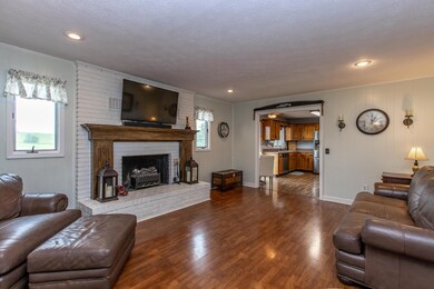 106 Cherry Dr, Harrodsburg, KY 40330 - photo 3