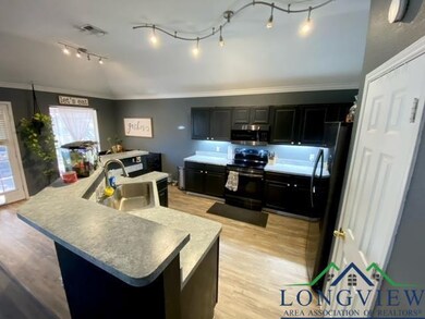 1612 Emily Ln, Kilgore, TX 75662 - photo 7