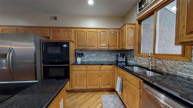 6100 Hallet St, Shawnee, KS 66216 - photo 6