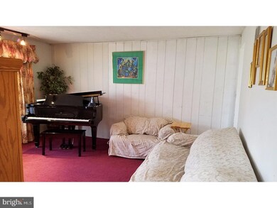 720 W Birchtree Ln, Claymont, DE 19703 - photo 3