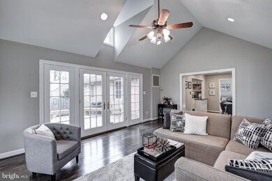 8924 Braeburn Dr, Annandale, VA 22003 - photo 6