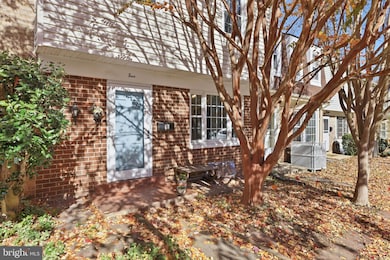 5 Hyacinth Ct, Gaithersburg, MD 20878 - photo 3