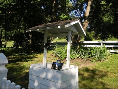 Water hose with well look