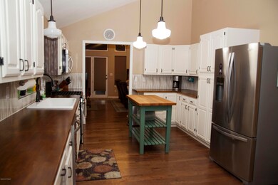 2532 Eleusis Kitchen_4