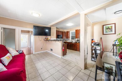 685 Raritan Ave, Perth Amboy, NJ 08861 - photo 5