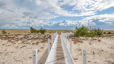 281 Dune Rd unit 2A, Westhampton Beach, NY 11978 - photo 3