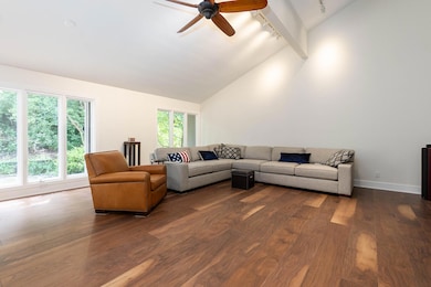 3020 Fox Run, Des Moines