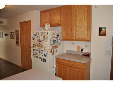 5084 Maple Valley Dr, Columbus, OH 43228 - photo 5