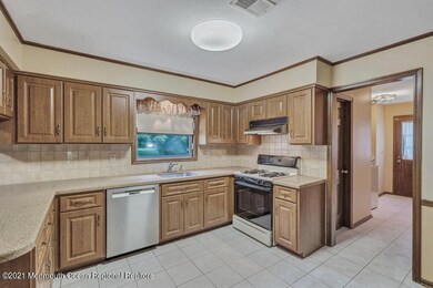 9 Old Farm Rd, Holmdel, NJ 07733 - photo 7