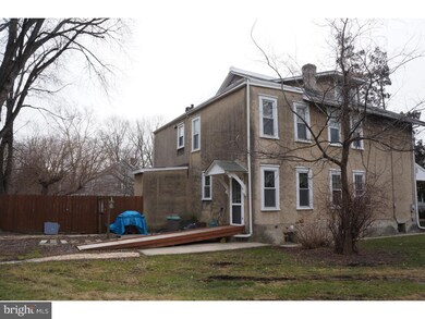 614 Maddock St, Crum Lynne, PA 19022 - photo 2