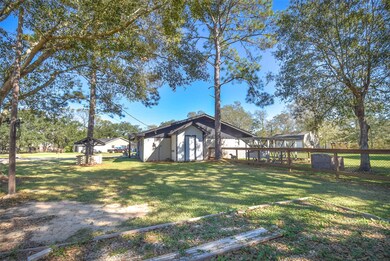 6911 Oak Bend Dr, Alvin, TX 77511 - photo 7