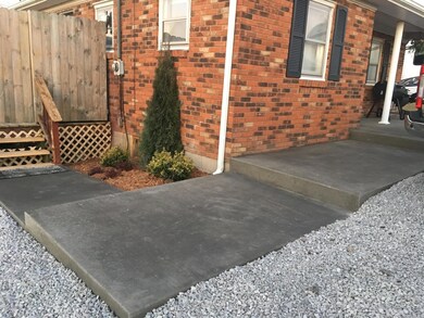 106 Maple St, Campbellsburg, KY 40011 - photo 3