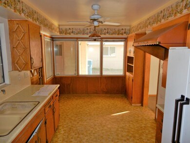 023-295349 - Eat-In Kitchen